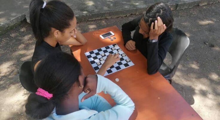 Diversas opciones recreativas para menores del Hogar de niños sin amparo familiar