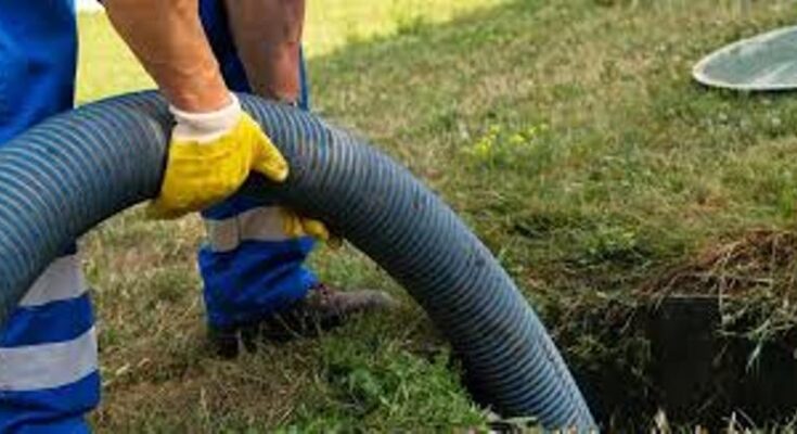 Trabajadores de Acueductos y Alcantarillados laboran en la disminución de riesgos ambientales