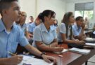 Más de 600 estudiantes de preuniversitario en Florida volverán a las aulas