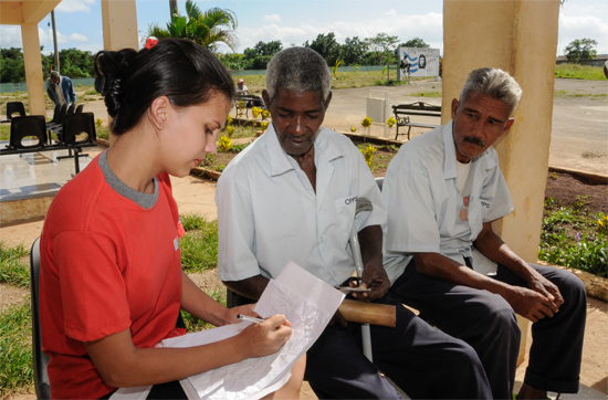 Trabajo social en comunidades vulnerables. Foto: Juventud Rebelde