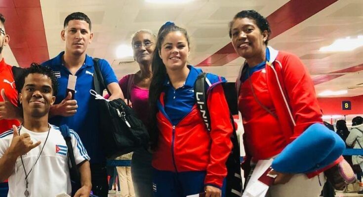 Floridano Manuel del Rosario Pargas representa a Cuba en el evento Parabádminton (Izquierda)