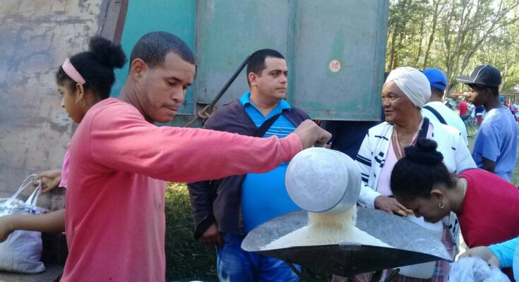 Feria agropecuaria apoya la cena de fin de año de los floridanos