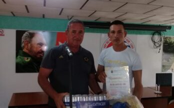 floridano Gustavo Roque Rubio, que labora la Unidad Empresarial de Base (UEB) de Producciones Agropecuarias Otero en este municipio, obtuvo la condición de trabajador joven más destacado del año 2022 en la Empresa Provincial de Granos Ruta Invasora.