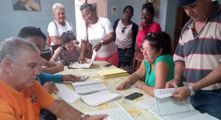 Activas autoridades electorales en circunscripciones de Florida