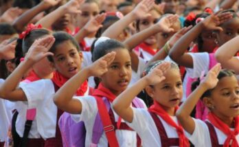 Niños y adolescentes floridanos en homenaje perpetuo a José Martí