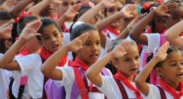 Niños y adolescentes floridanos en homenaje perpetuo a José Martí