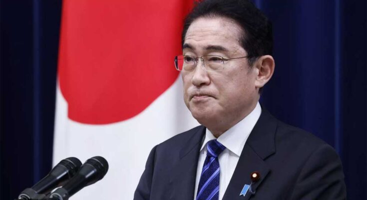 Evacuan a primer ministro japonés de actividad ante explosión