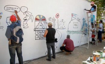 Mural colectivo con el que se inaugura siempre la Bienal Internacional