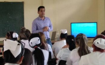 Doctor Pavel González, un joven comprometido con la salud del pueblo