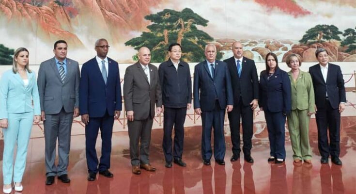 Líder partidista de Cuba continúa en Shanghái su visita a China