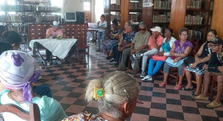 Biblioteca municipal de Florida acogió celebración del Día del Idioma