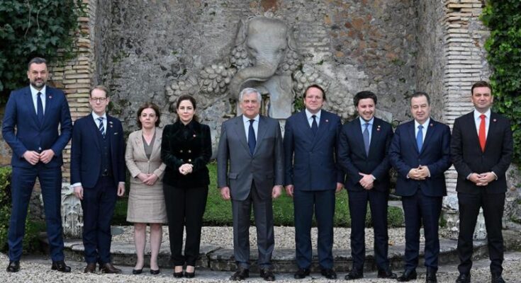Italia impulsará adhesión de países balcánicos a la Unión Europea