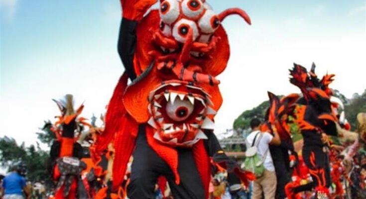 Panamá celebra tradicional festival de Congos y Diablos de Portobelo