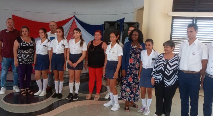 Estudiantes de la Enseñanza Media Superior debaten temas de interés colectivo