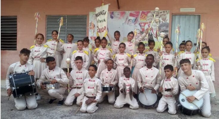 Educandos de varios municipios competirán en Florida en el Festival de Bandas Rítmicas