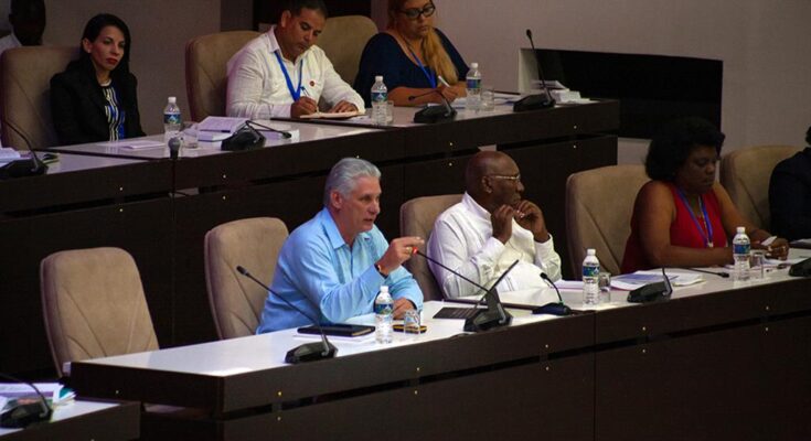 Economía en Cuba centró debates en Pleno del Partido y Parlamento