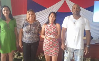 Educadores floridanos reciben la Distinción por la Educación Cubana