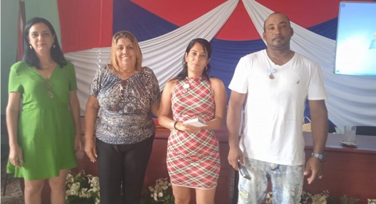 Educadores floridanos reciben la Distinción por la Educación Cubana