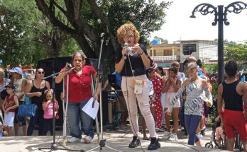 Presentada en Florida obra literaria de Elena María Obregón Navarro
