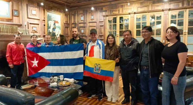 Ecuatorianos viajan a Cuba para integrar brigada de solidaridad