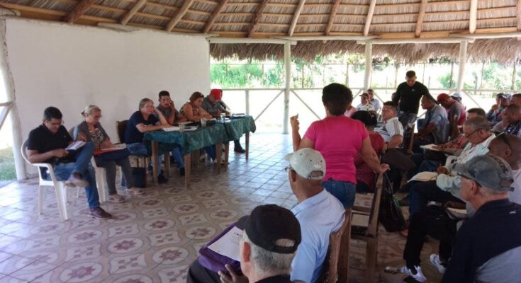 En Florida encuentro necesario con directivos y bases productivas del sector agrozucarero