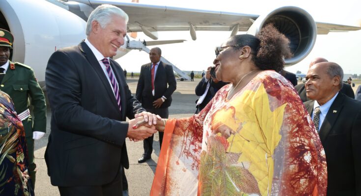 Inicia Díaz-Canel visita oficial a Mozambique