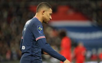 PSG con Mbappé convocado busca la cima en fútbol francés