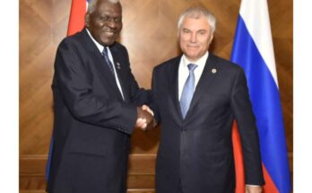 Esteban Lazo se reúne en Moscú con presidente del parlamento ruso