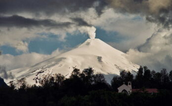 Suspenden clases en comuna cercana a volcán chileno Villarrica