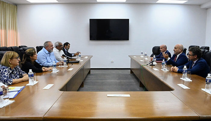 Impulsan Cuba y España colaboración técnica en servicios legales