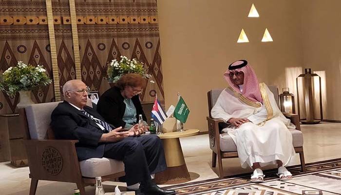 Desarrolla Ricardo Cabrisas programa de trabajo en Arabia Saudita Foto: @cmphcuba