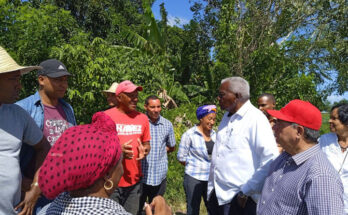 Evalúa Esteban Lazo programas de desarollo agrícola en Santiago