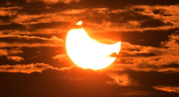 Desde el Caribe los costarricense divisan el eclipse anular del Sol