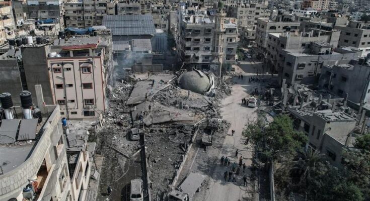 Cientos de personas atrapadas bajo escombros en Gaza, alerta ONU