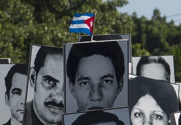 Homenajean a víctimas del sabotaje al avión de Cubana el 6 de octubre de 1976. Foto: Ismael Francisco/ Cubadebate.
