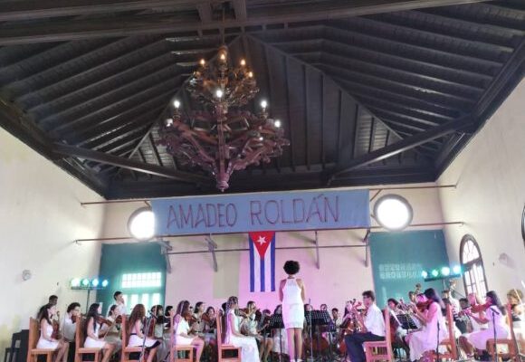 Realizan Gala-Concierto por los 120 años del Conservatorio Amadeo Roldán