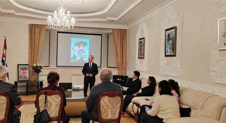 Rinden homenaje a Fidel en Kazajstán
