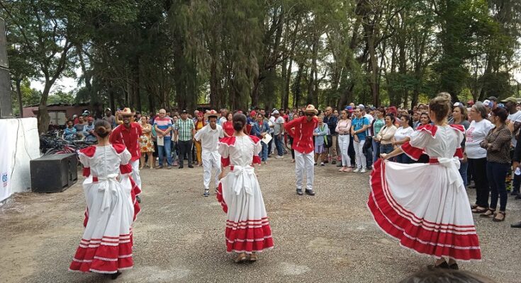 Conmemoran los floridanos el aniversario 65 del triunfo de la Revolución