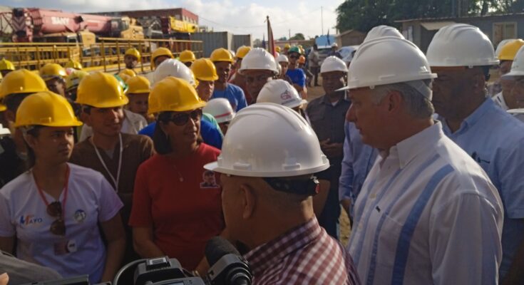 Presidente cubano recorre centros de importancia económica en Nuevitas, Camagüey