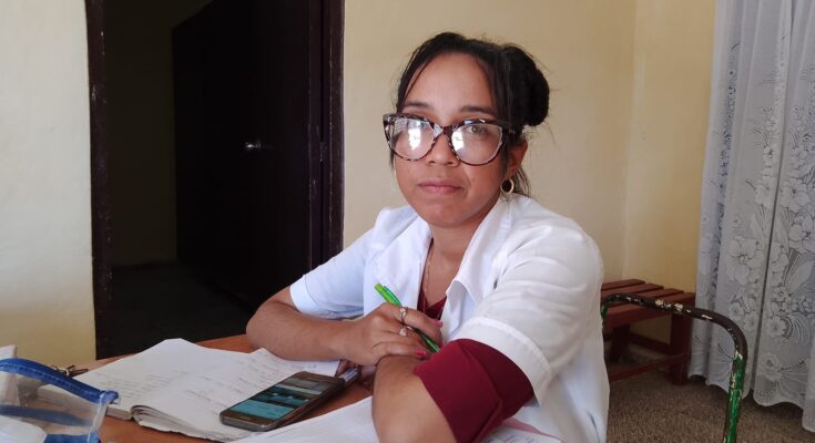 Adriana Herrera Prieto, joven doctora floridana comprometida con su profesión