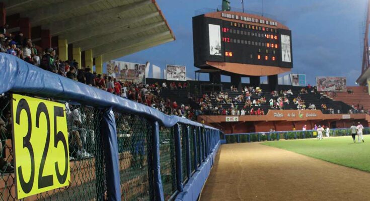 Cazadores por abrazo ante favorito en final beisbolera cubana