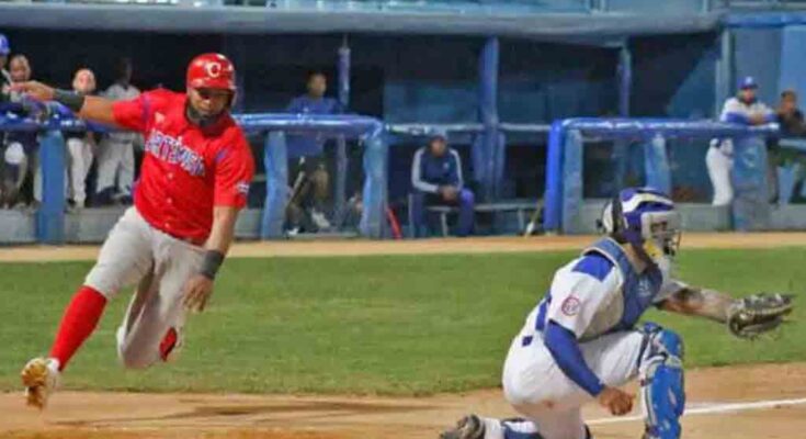 Definen lanzadores abridores para duelo semifinal en béisbol cubano