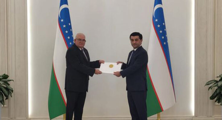 Embajador de Cuba entrega cartas credenciales en Uzbekistán
