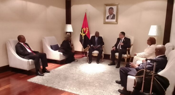 Llegó a Angola presidente de Asamblea Nacional de Cuba