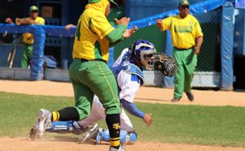 Líderes exponen invicto en serie nacional cubana de béisbol