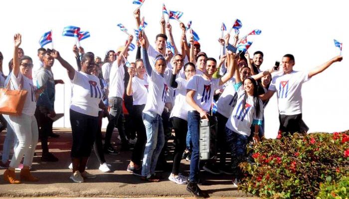 Frente a todo desafío, Cuba cuenta con su juventud