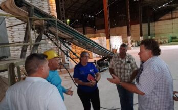 Presidente del Grupo azucarero Azcuba visitó el central Ignacio Agramonte de Florida