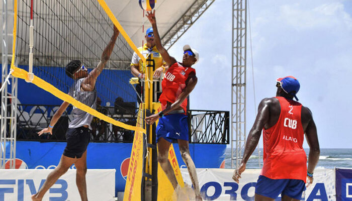 Invicto dúo playero Díaz-Alayo hoy en semis en Dominicana
