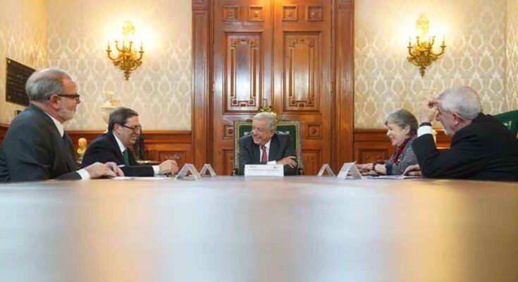 Presidente de México se reúne con canciller de Cuba