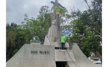Municipalidad capitalina restaura Plaza José Martí en Guatemala